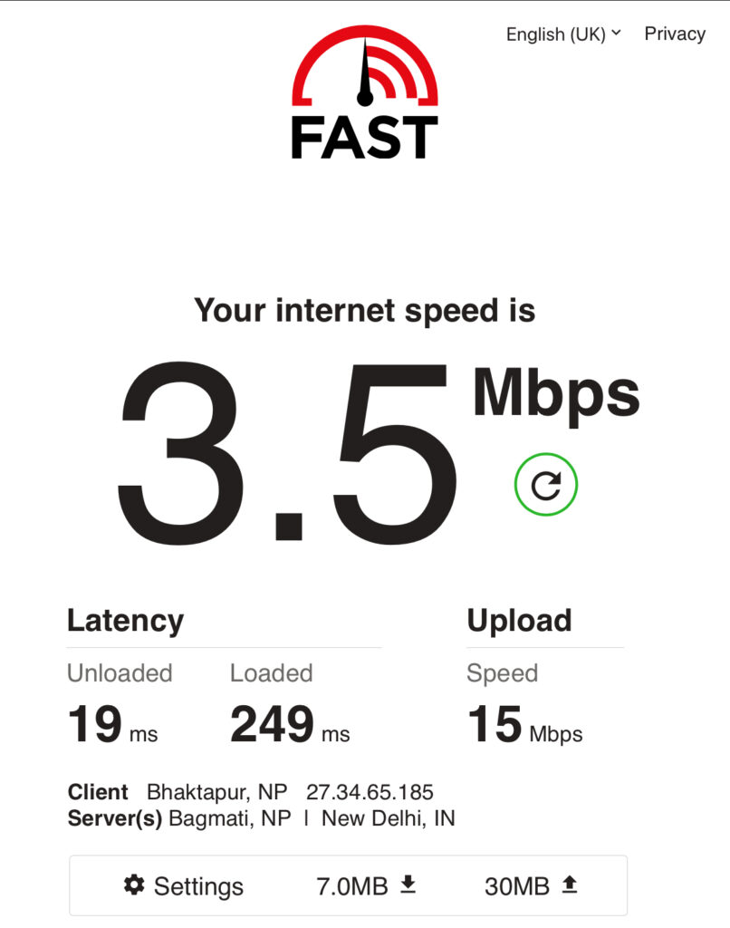 ネパールのカフェにて。Wi-Fi激遅