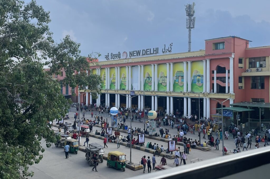 ニューデリー駅